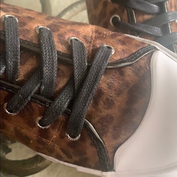 🔥 END OF SUMMER SALE PRICE $16🔥
 G By Guess Sneakers - Picture 6 of 8